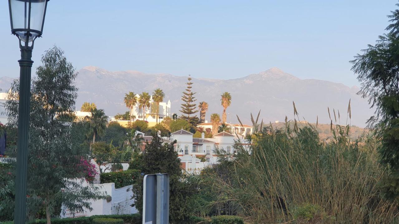 Stilfullt Semesterhus Naera Pool Och Strand. Nerja Zewnętrze zdjęcie